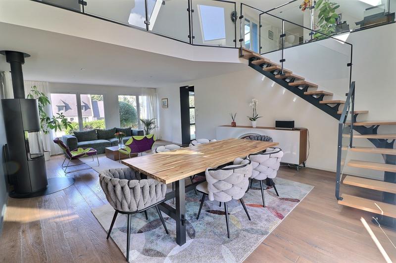 Maison - 295 m² - 12 pièces