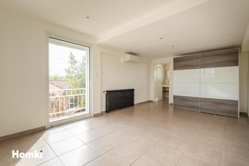 Maison - 210 m² - 7 pièces