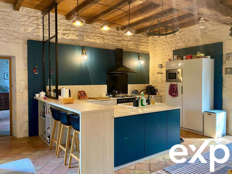 Maison - 594 m² - 15 pièces