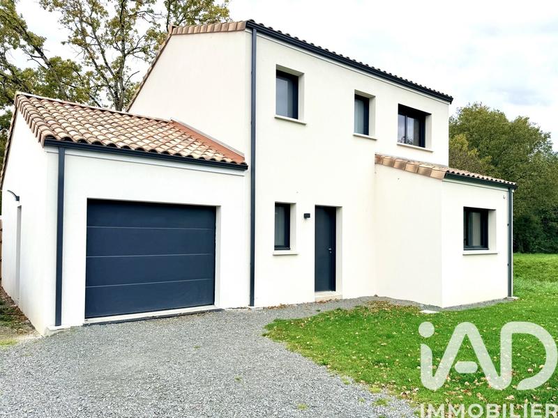 Maison - 96 m² - 5 pièces