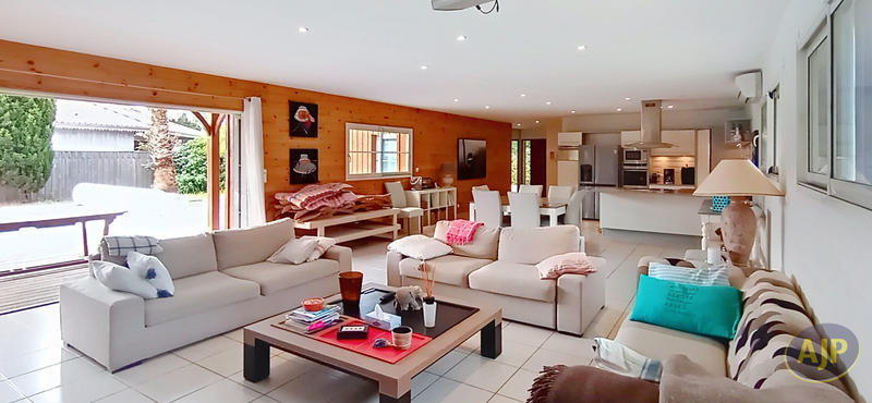 Maison - 190 m² - 5 pièces