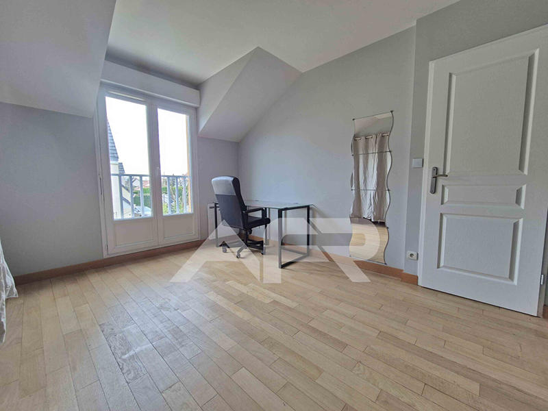 Maison - 164 m² - 7 pièces