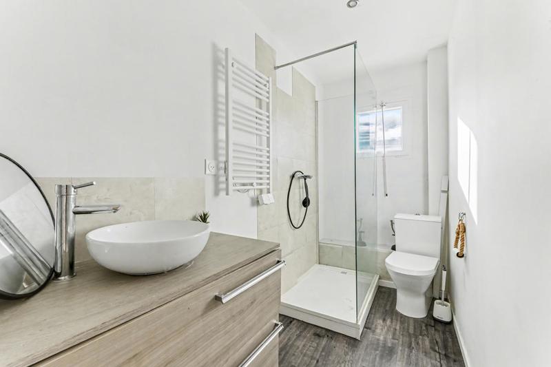 Maison - 235 m² - 7 pièces