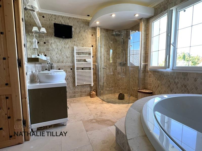 Maison - 183 m² - 6 pièces