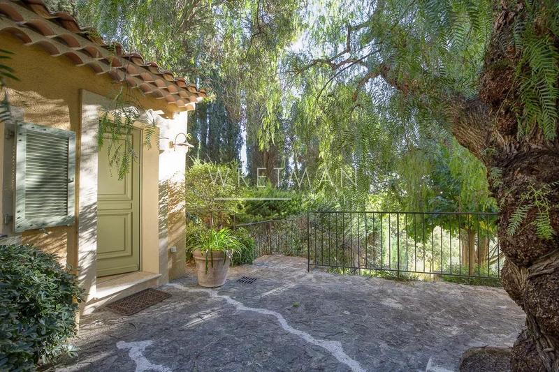 Immeuble mixte - 826 m²