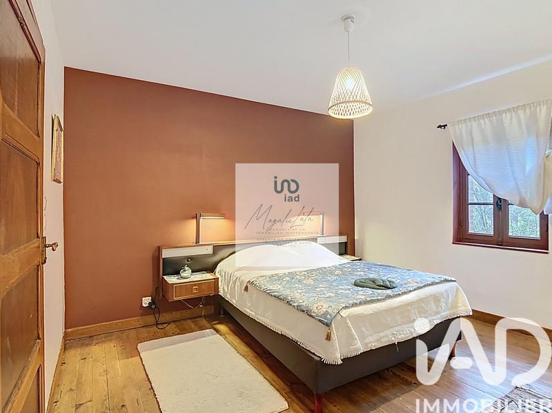 Maison - 220 m² - 10 pièces