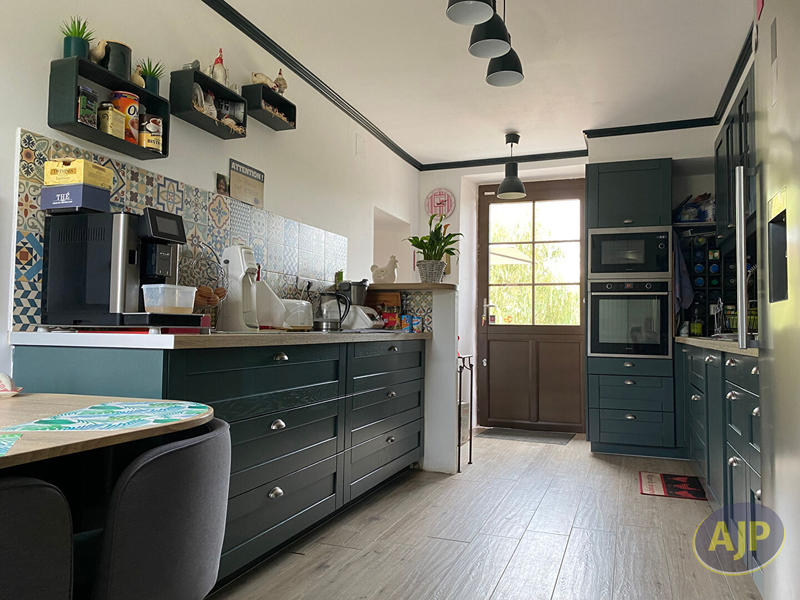 Demeure - 191 m² - 7 pièces