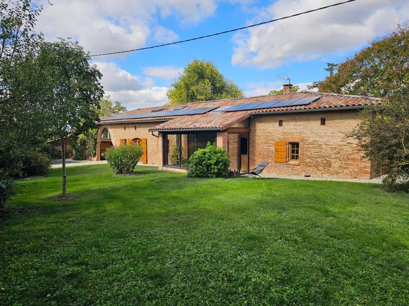 Maison - 251 m² - 6 pièces