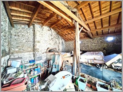 Maison - 96 m² - 6 pièces