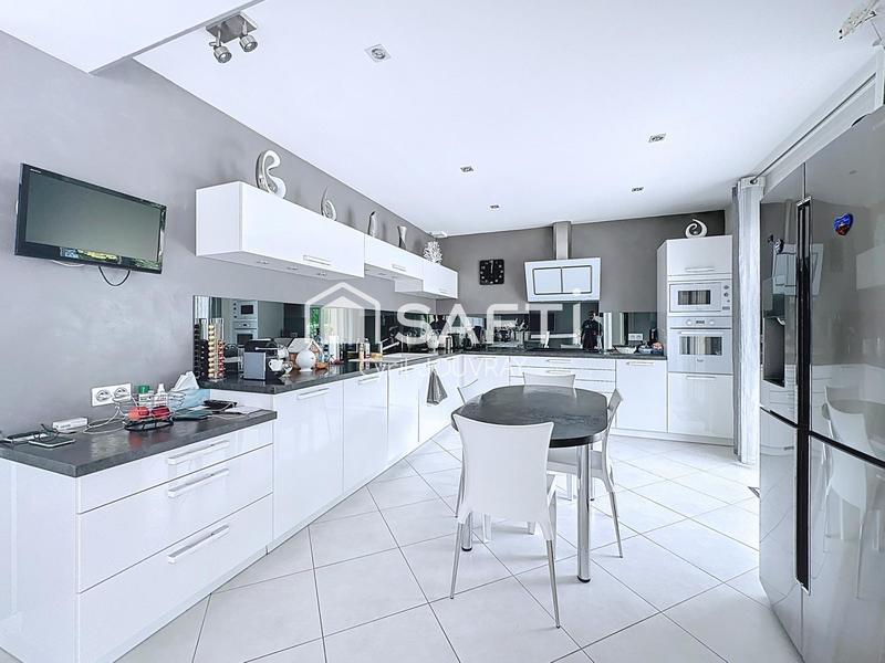 Villa - 185 m² - 6 pièces