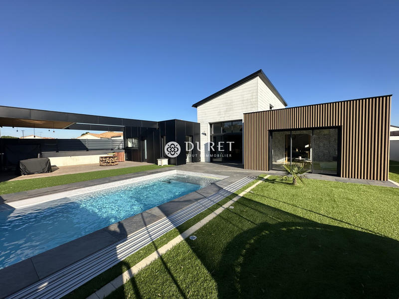 Maison - 178 m² - 9 pièces