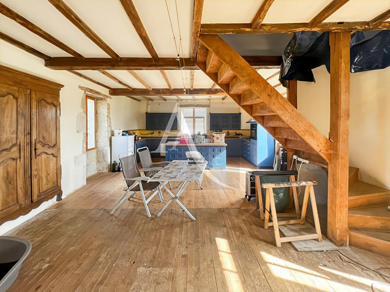 Maison - 250 m² - 8 pièces