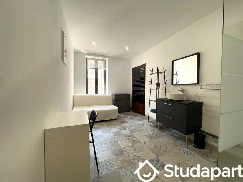 Chambre - 9 m² - 1 pièce