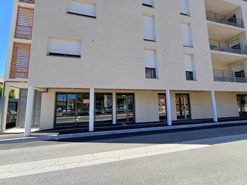 Bureau - 106 m² - 1 pièce