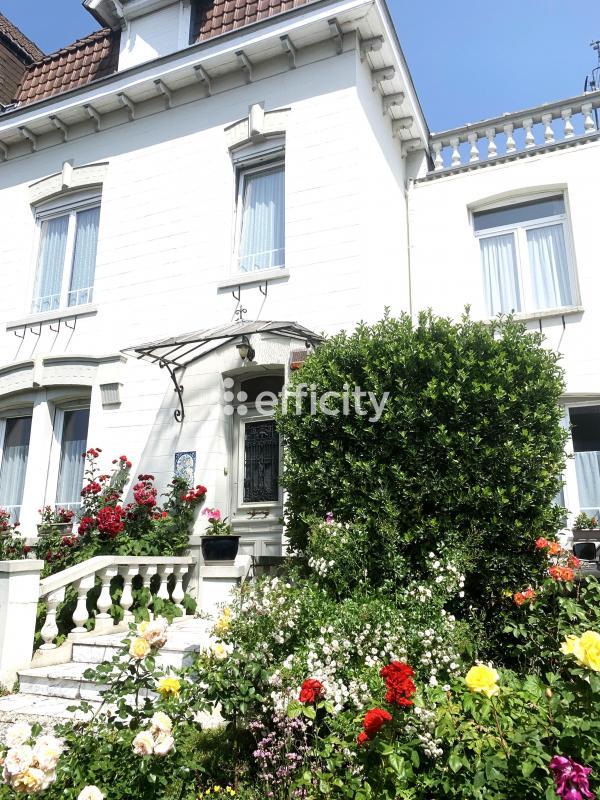 Maison - 287 m² - 8 pièces