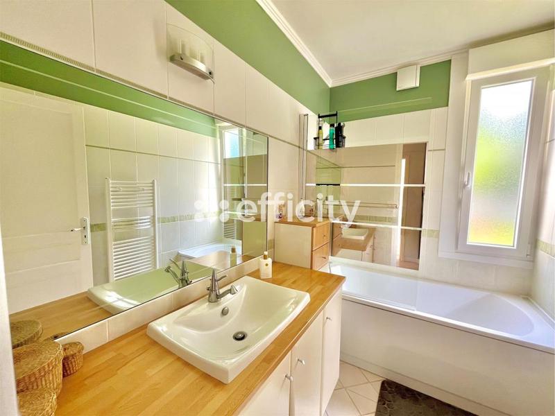 Maison - 155 m² - 7 pièces