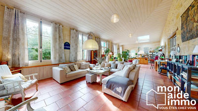 Maison - 250 m² - 7 pièces