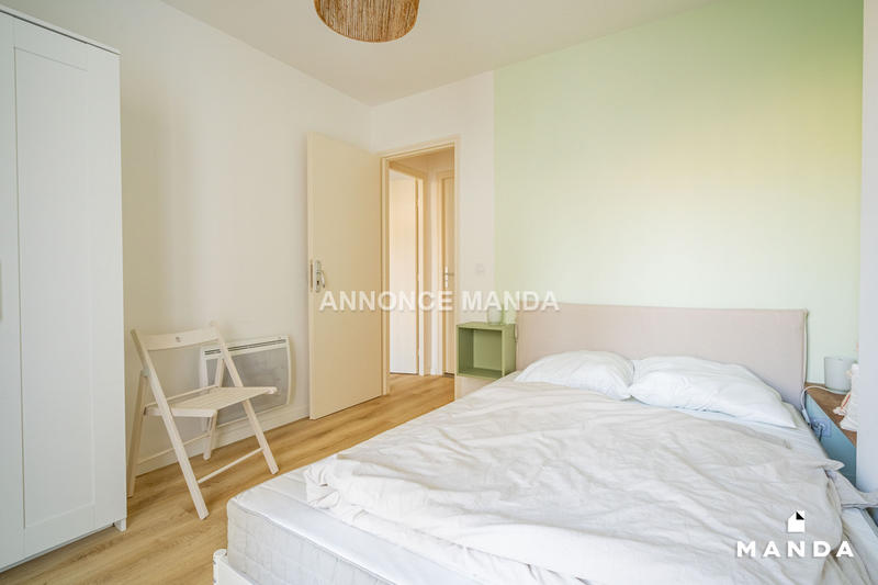Chambre - 11 m² - 4 pièces