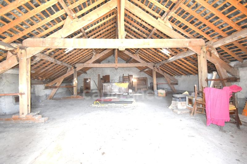 Corps de ferme - 170 m² - 11 pièces
