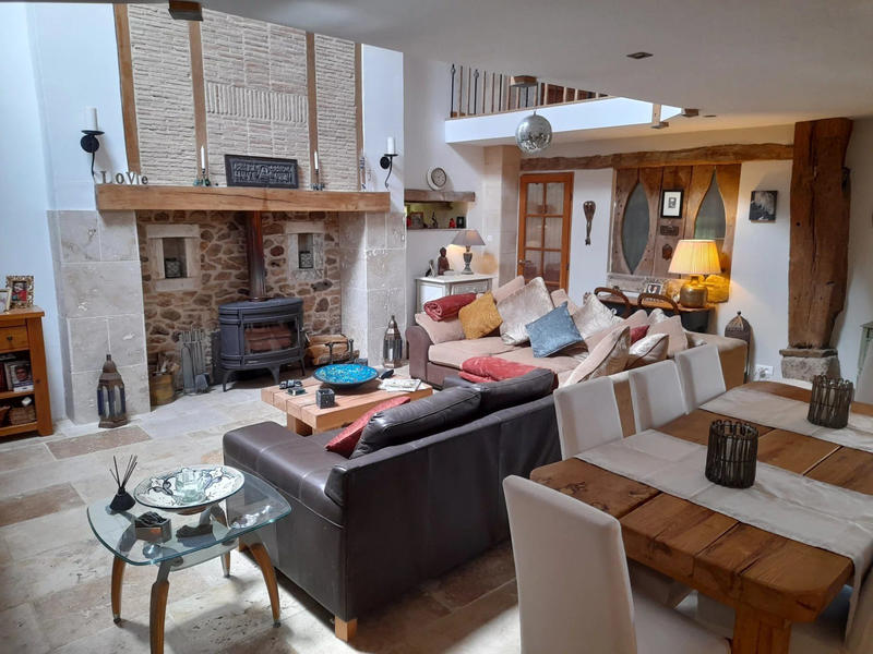 Maison traditionnelle - 232 m² - 8 pièces