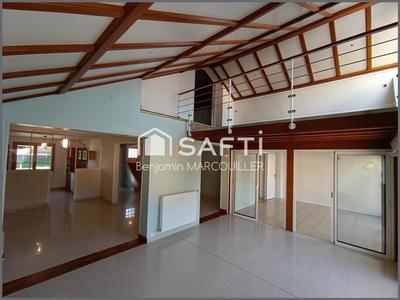 Maison - 142 m² - 5 pièces