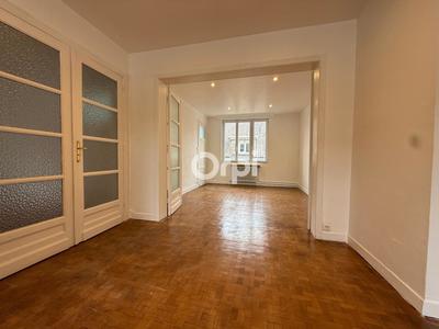 Maison - 210 m² - 10 pièces