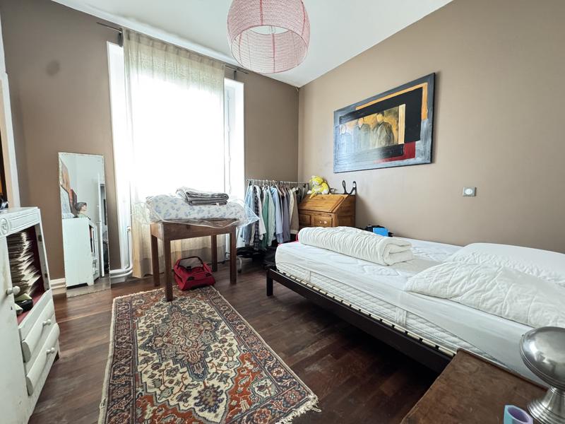 Maison - 180 m² - 7 pièces