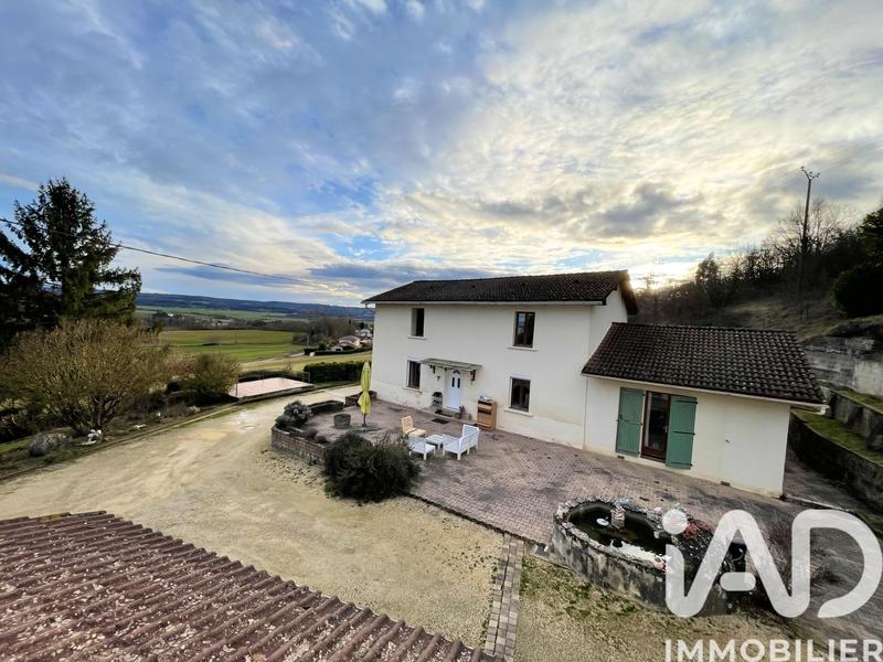 Maison - 276 m² - 9 pièces