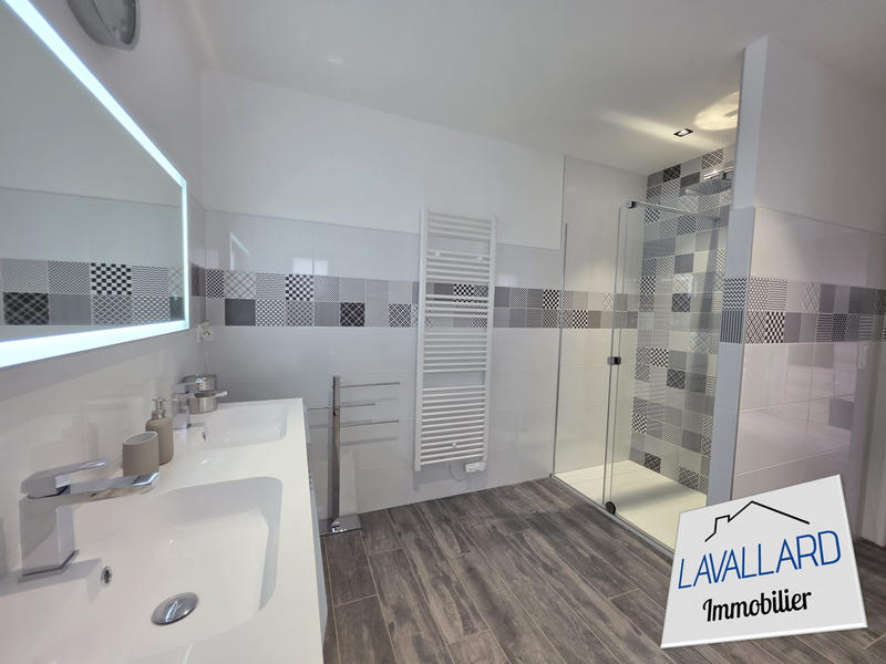 Maison - 167 m² - 6 pièces