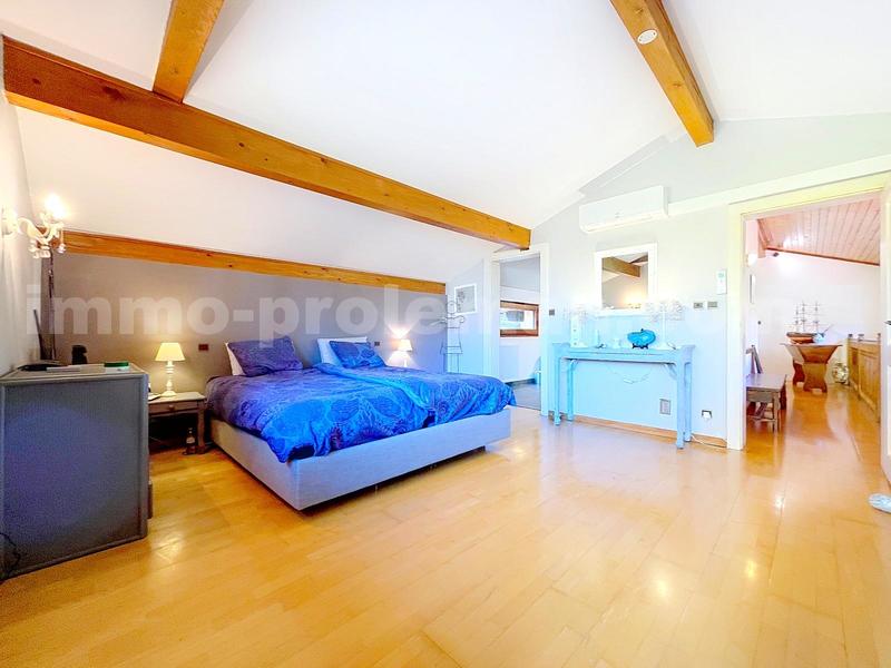 Maison - 192 m² - 5 pièces