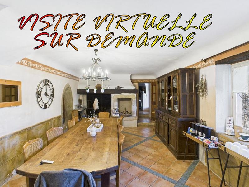 Maison - 640 m² - 26 pièces