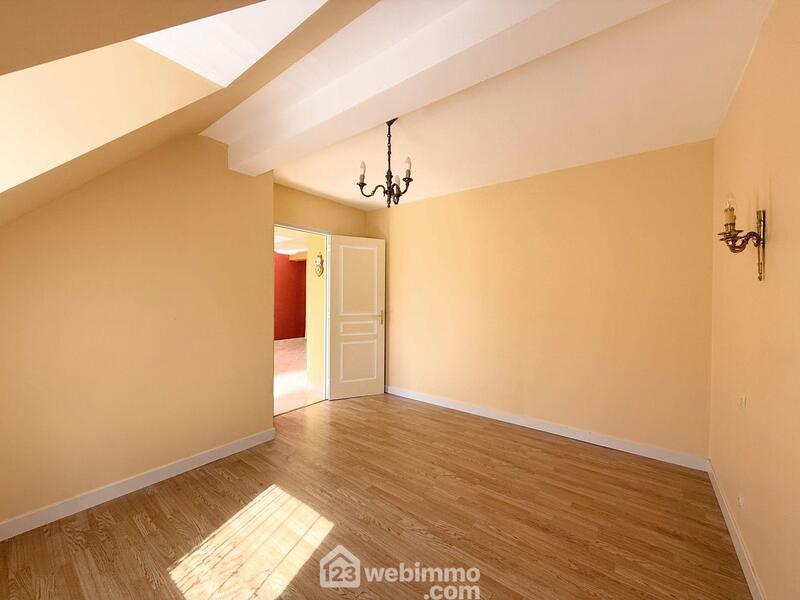 Maison - 95 m² - 5 pièces