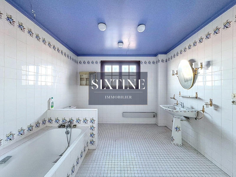 Maison - 186 m² - 8 pièces