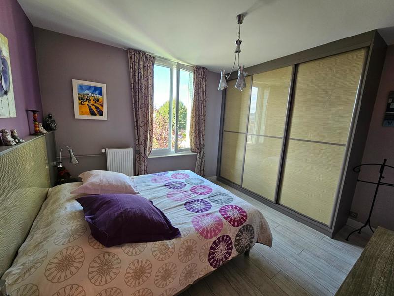 Maison - 220 m² - 9 pièces