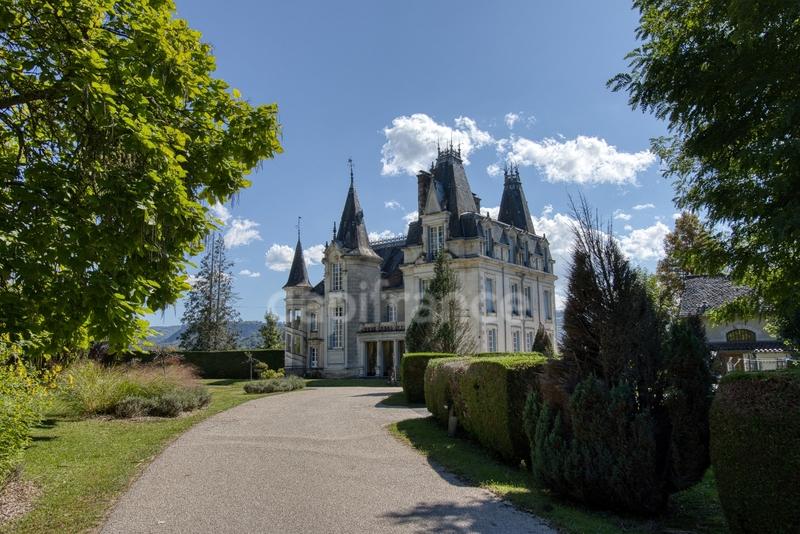 Château - 660 m² - 12 pièces