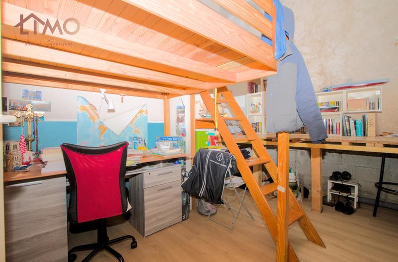 Maison - 300 m² - 12 pièces