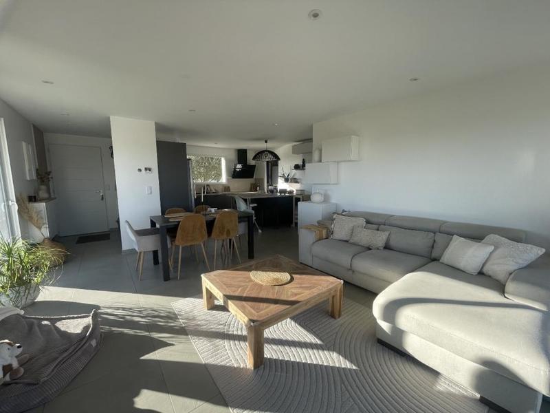 Villa - 97 m² - 4 pièces