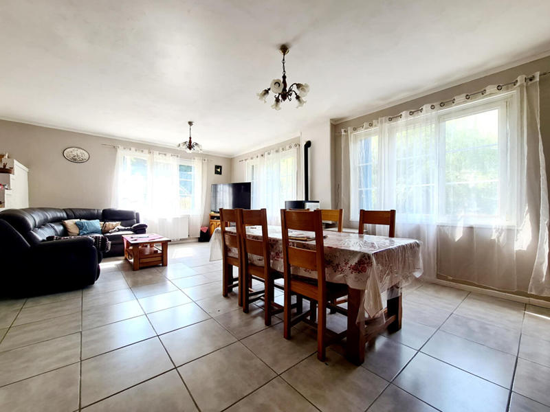 Maison - 180 m² - 7 pièces