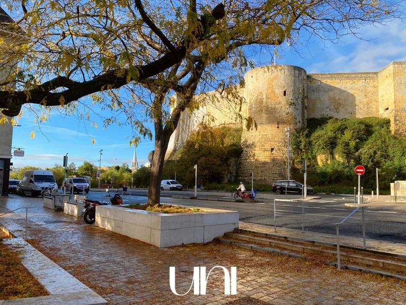 Maison - 218 m² - 8 pièces