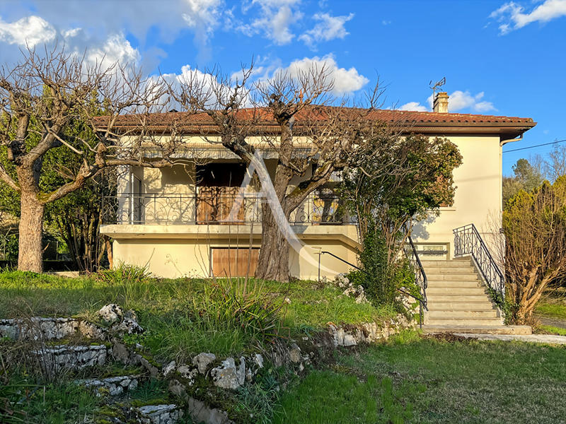 Maison - 153 m² - 9 pièces