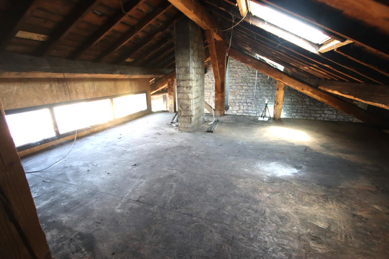 Appartement - 165 m² - 1 pièce