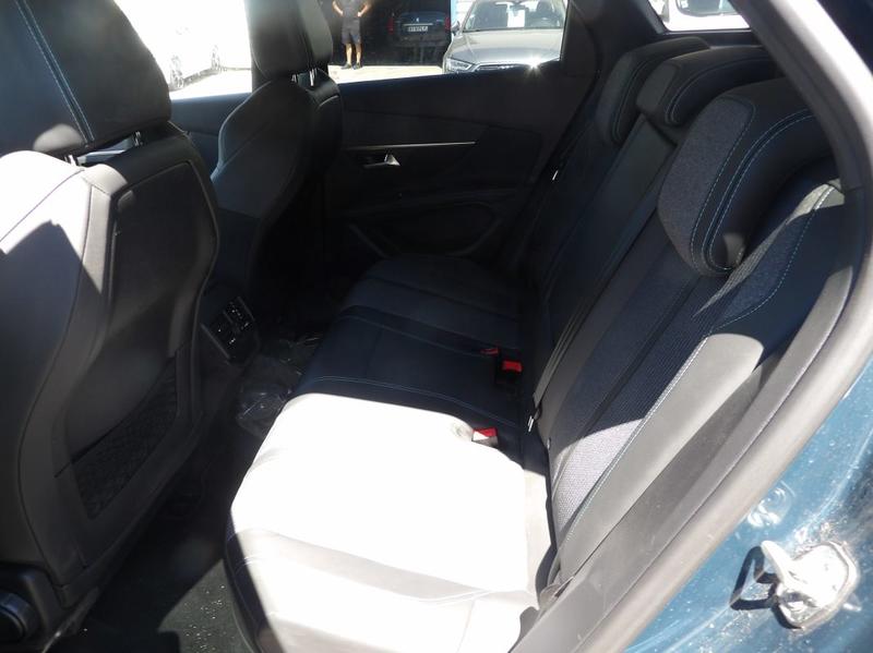 Peugeot 3008 Hybrid 225ch Allure Pack e-Eat8