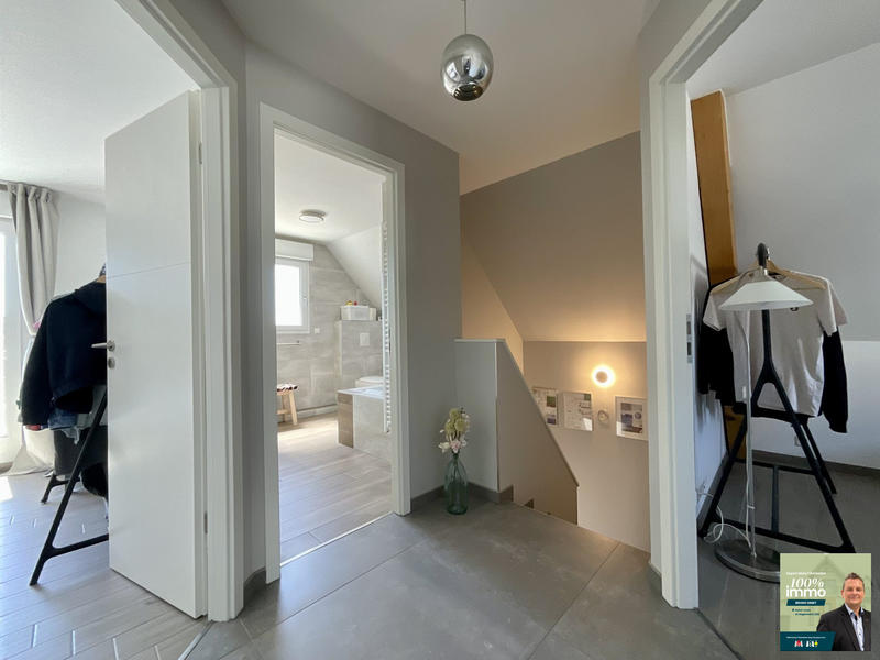 Maison traditionnelle - 94 m² - 5 pièces