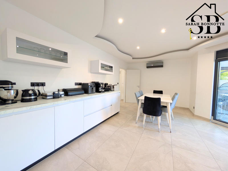 Maison - 145 m² - 5 pièces