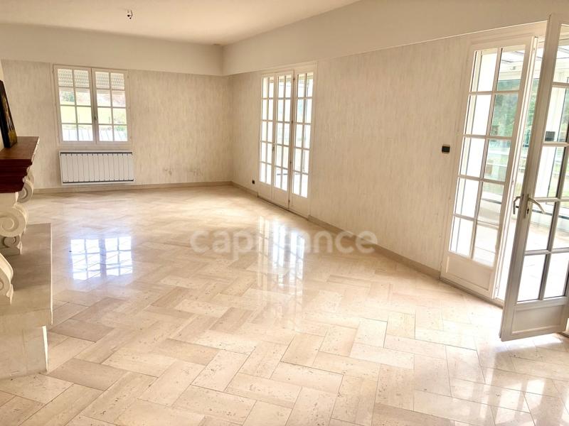 Maison - 511 m² - 9 pièces