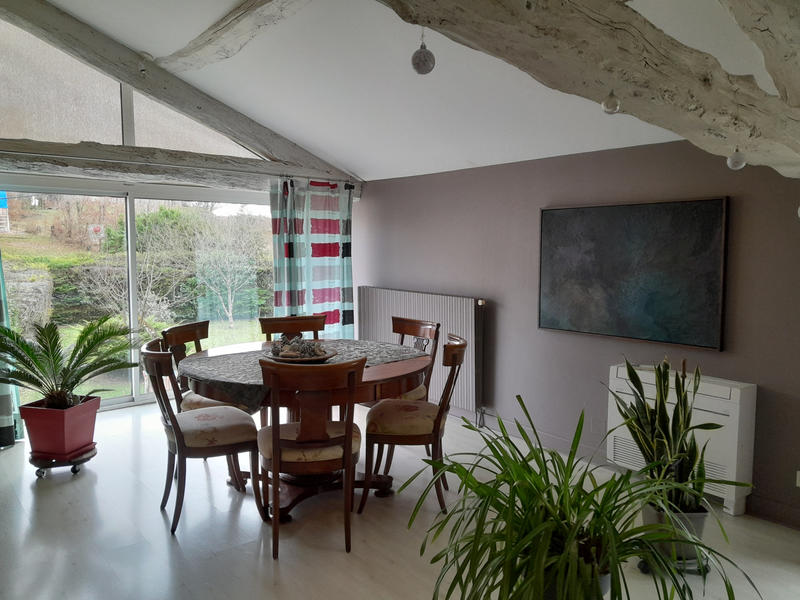 Maison - 240 m² - 8 pièces