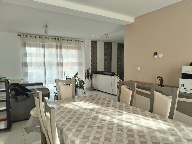 Maison - 140 m² - 8 pièces