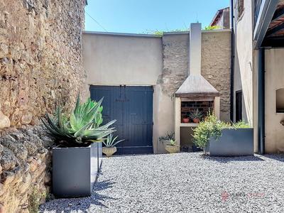 Maison - 230 m² - 6 pièces