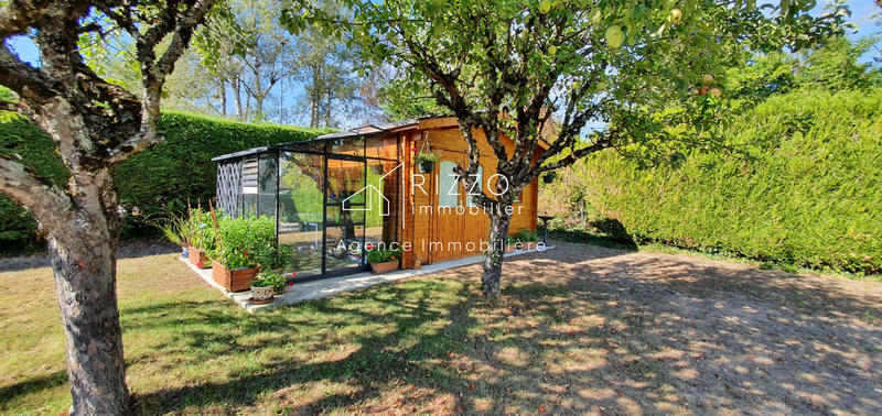 Maison - 246 m² - 9 pièces