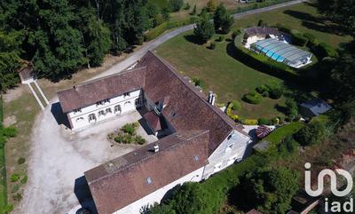 Maison - 655 m² - 14 pièces